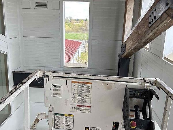 A machine in a room used for pest control by ELEET